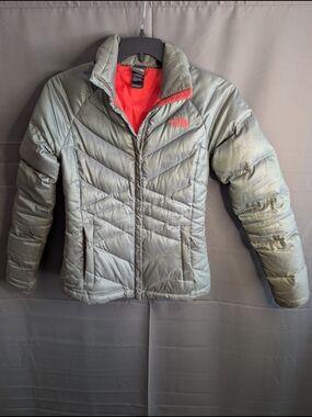 The North Face Women's 550 Olive Green Puffer Jacket with Salmon Lining